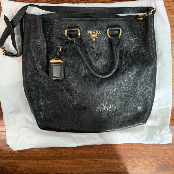 Prada bag - Picture 1 of 8